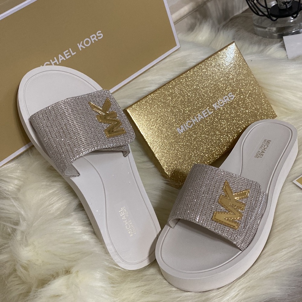 NEw In Box Michael Kors
MICHAEL Michael Kors MK Platform Glitter Pool Slides 7